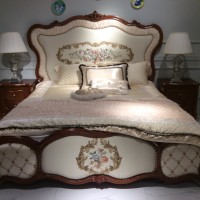 Кровать (180x200) с вышивкой "Лоранс (Lorans)" —  Карамельный дуб (MK-5430-СO)